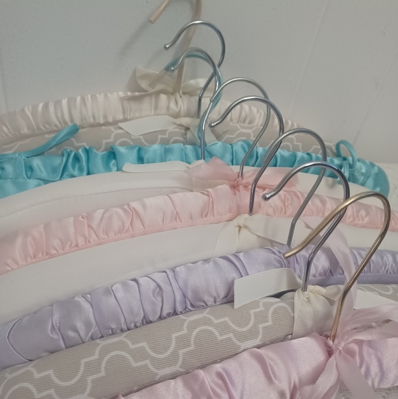 9 Padded Fabric Hangers - Picture 2 of 5